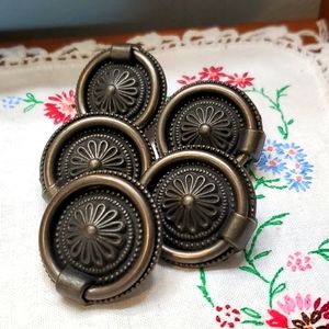 5 Drawer Pull Knobs Metal Ornate Floral Primitive Victorian Farmhouse Rustic